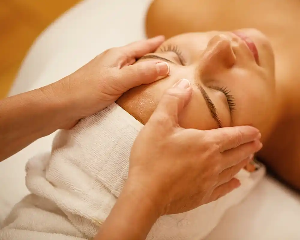 Masaje facial y craneal.